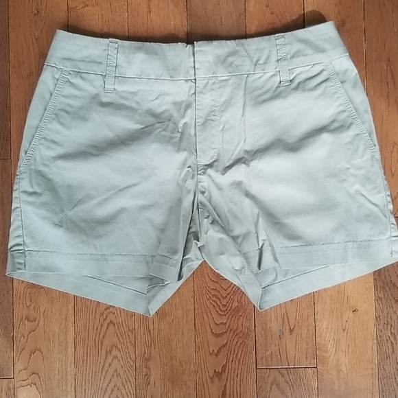 Tommy Hilfiger shorts - like new - Picture 1 of 4